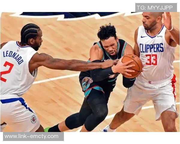 豪泽三分狂潮尽显疯狂投射能力遗憾六连铁仍砍下30分6篮板3助攻