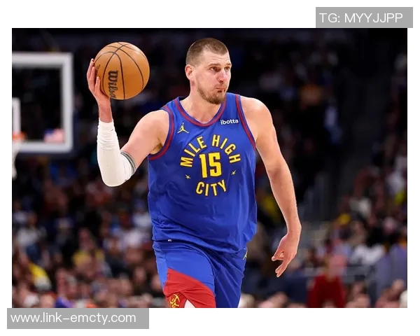 约基奇两节半完成生涯第180个三双距离大O仅差一场威少则遥远27个三双