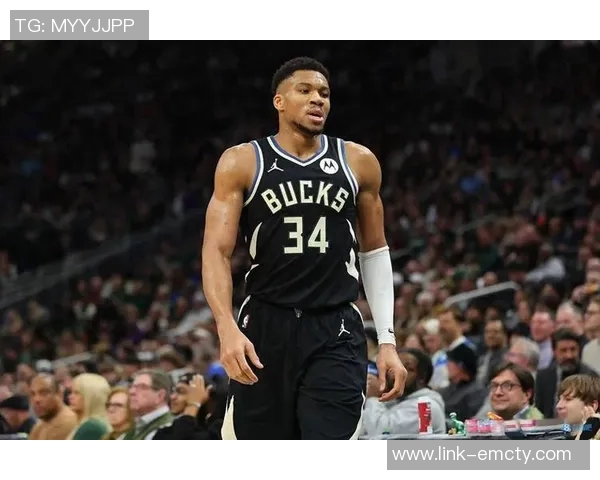 字母哥半场高效发挥13分4板3助攻正负值11展现全面实力